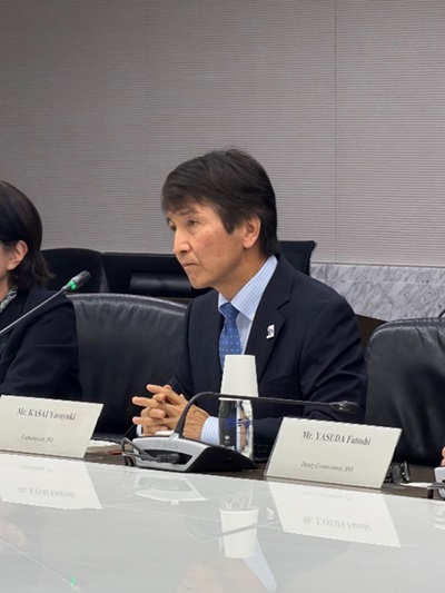 (画像)会談の様子 河西長官