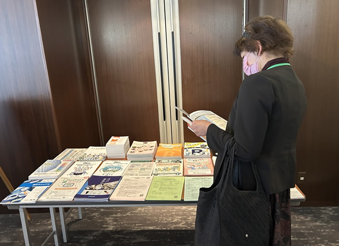 (写真)パンフレット展示