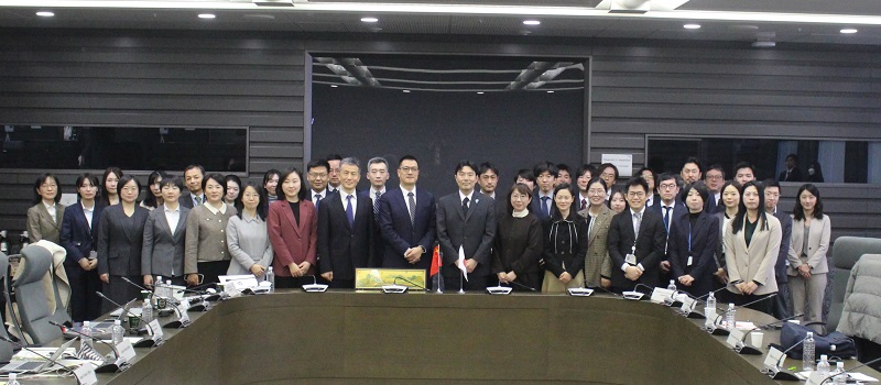 (Photo-2) The meeting - 2