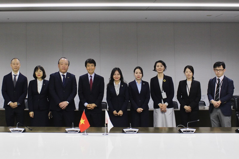 (Photo) Bilateral Meeting between the DMS and the JPO
Attendees from the DMS and the JPO