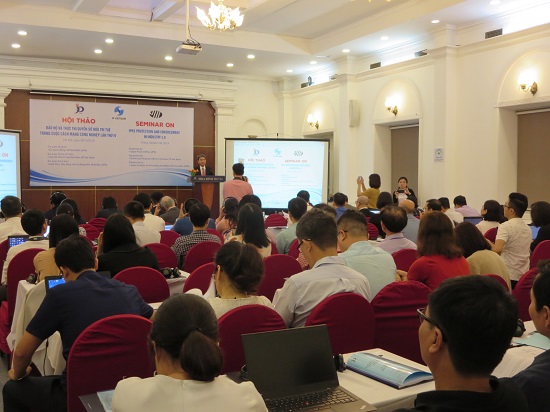 (photo)Seminar hall in Hanoi