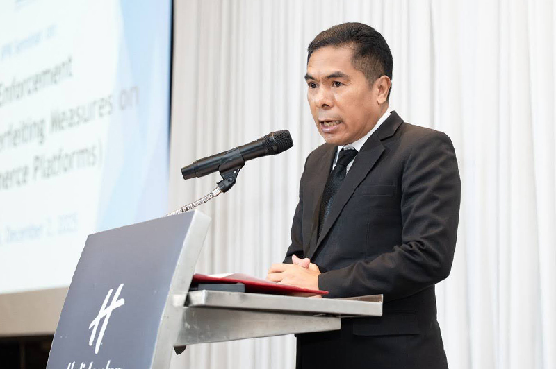 Photo - Opening Remarks (Mr. Arwut Wongsawas, Deputy Director General, Department of Intellectual Property (DIP), Ministry of Commerce (left), Mr. NITTA Minoru, Director, International Cooperation Division, Japan Patent Office (JPO))