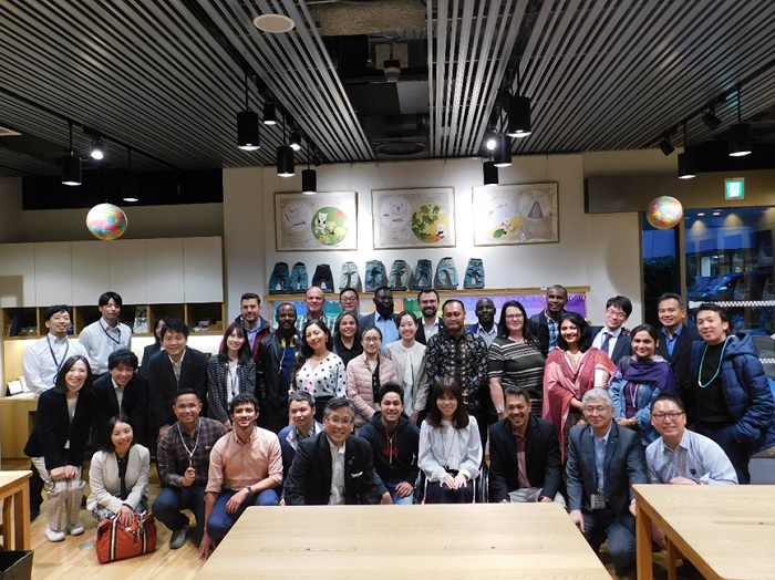 (Photo)Company visit at YKK Corporation YKK Corporation, Thank you for your cooperation