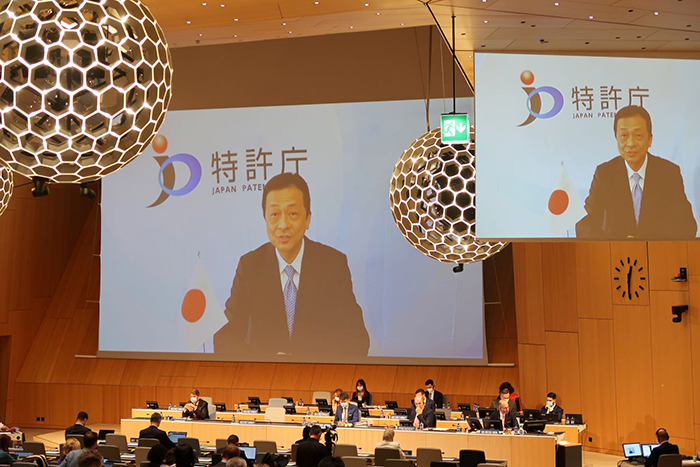 (Photo) Commissioner Mori, delivering a General Statement from Japan