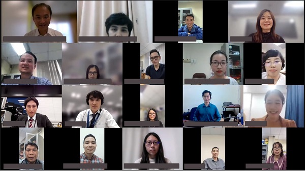 (Photo-2) Lecturers and participants