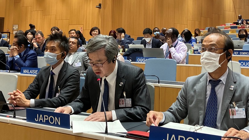 (Photo-1) JPO Commissioner HAMANO delivering a General Statement from Japan at the Assemblies of the Member States of WIPO