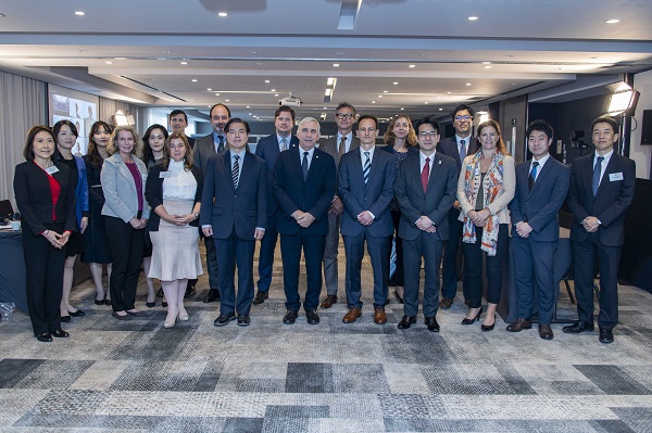 (photo-4) Participants from the ID5 Offices and WIPO