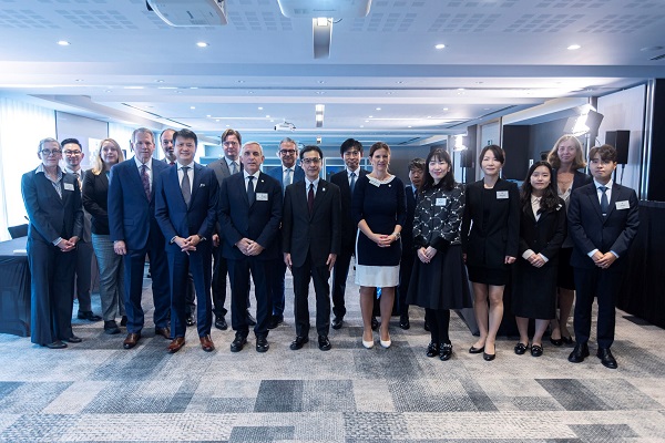 （Photo-3）Participants from TM5 Offices and WIPO who attended the meeting in person at the venue in Brussels