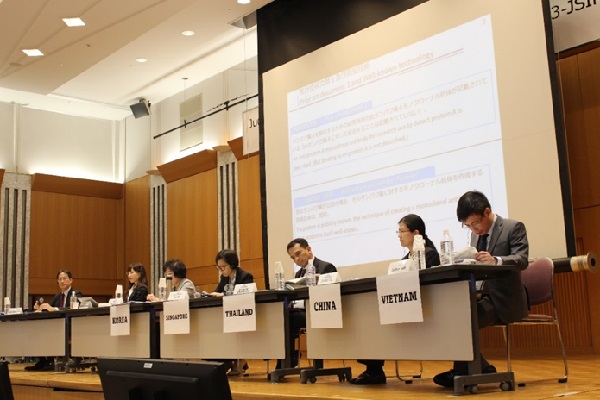 (Photo-4)Panel Discussion (Symposium Venue)