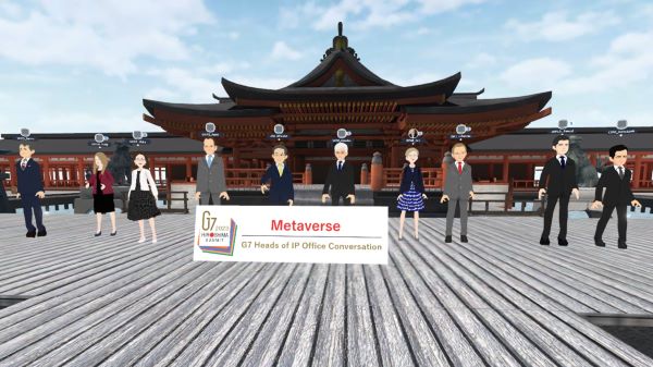 (Photo-2)Group photo (Itsukushima Shrine space）