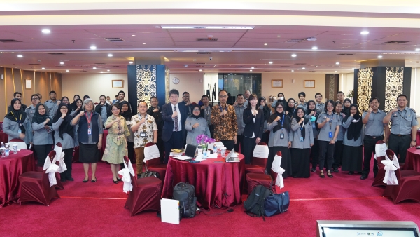 (Photo-1)Group photograph