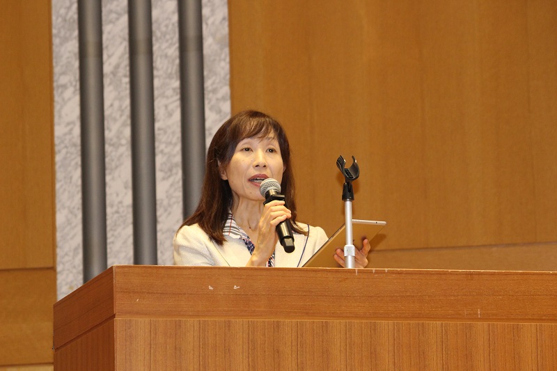 (Photo-2) Presentation by Ms. TAMURA Kiyoko, Director-General, TAD, the JPO