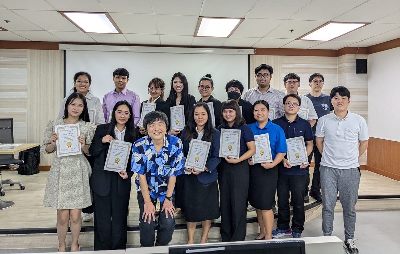 (Photo-1)Group photograph