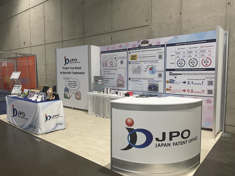 (Photo-3) The JPO booth: 