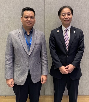 (Photo-3) Bilateral meeting with Deputy Director General　Saybandith (Laos), On the right is JPO Deputy Commissioner YASUDA Futoshi