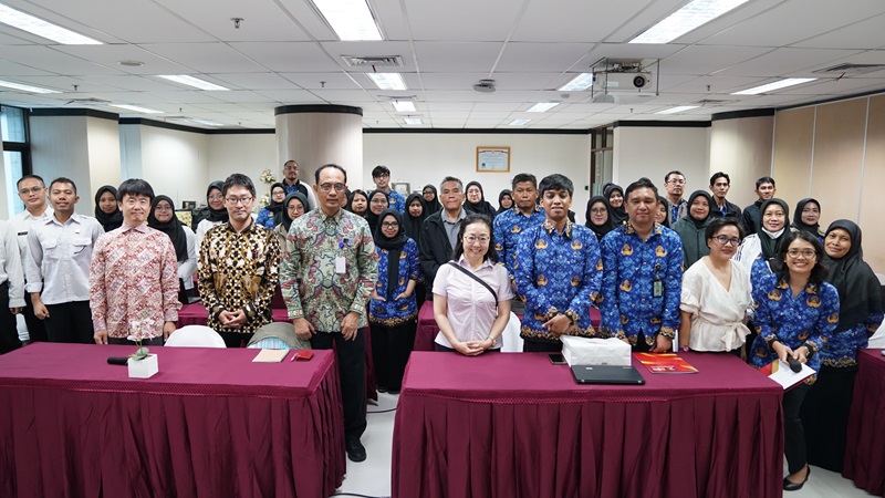 (Photo-1) Group photograph