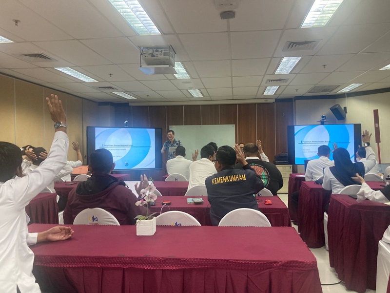 (Photo-2) Face-to-face training