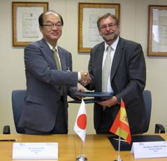 Mr. Casado, Director Genral of the SPTO and Mr. Iwai, Commissioner of the JPO