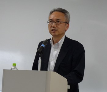 (Photo-1) Remarks by Mr. Kunihiko Shimano, Director-General of the Trial and Appeal Department of the JPO