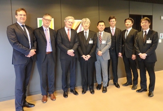(photo) Mr. Carl Josefsson, President of the BoA (the third from the left) and Mr. Ryuichi Kubo, Director of the Board of Trial and Appeal of the JPO (the fourth from the left)