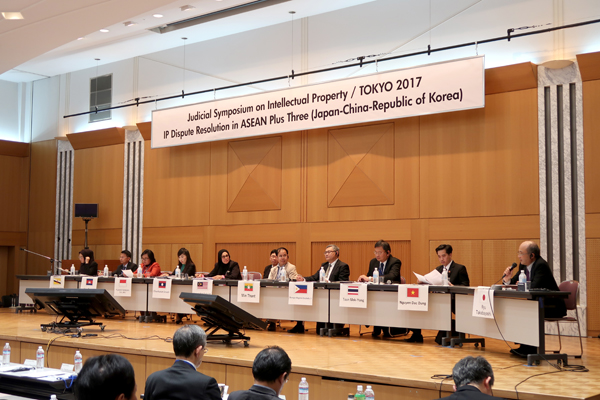 （photo07）Panel Discussion on IP dispute resolution in ASEAN