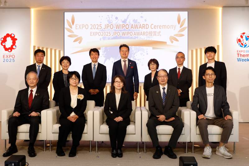 （写真）受賞企業との集合写真