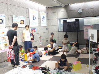 （写真）おもちゃとマークの関係