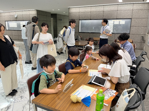 （写真4）特許庁出願体験コーナー