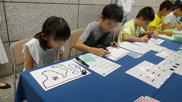 プログラミング教室「OZOBOT」
