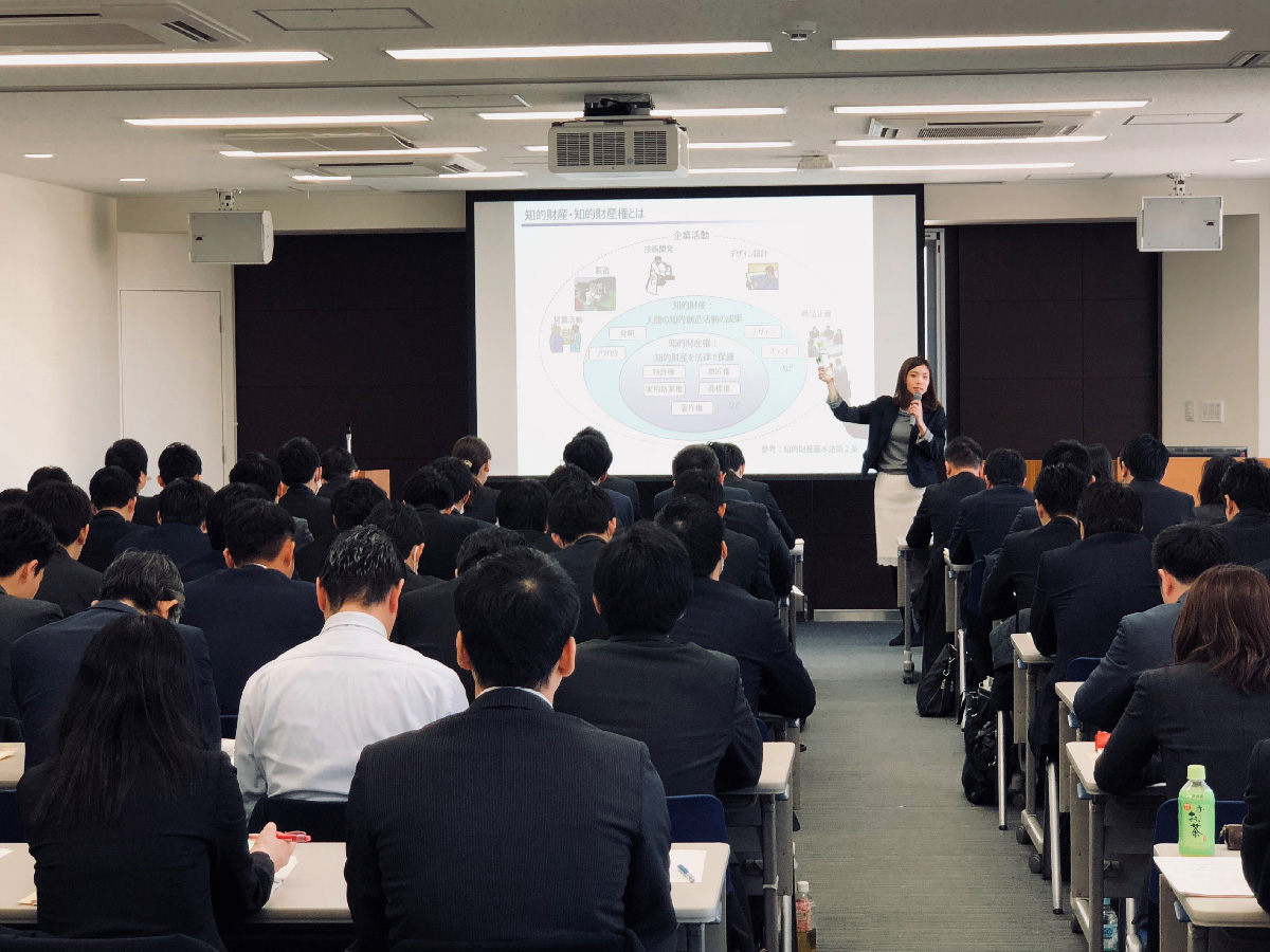 東京で開催された説明会の写真