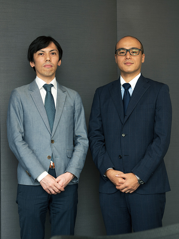 中島顕一（右）と長谷川 豪（左）の写真 
