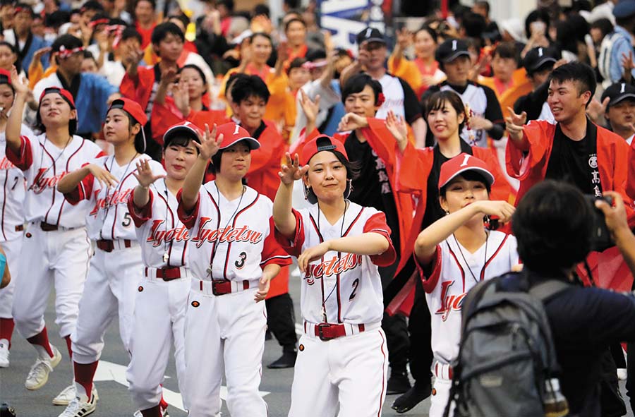 松山市が発祥のお座敷芸「野球拳」をもとにした「野球拳おどり」