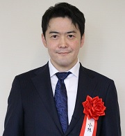 （写真）小林　誠　氏