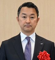 （写真）前田 義晃　氏
