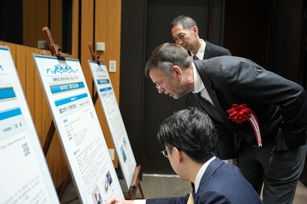 （画像）表彰式後に開催した受賞者意見交換会の様子