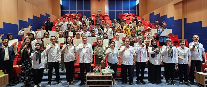 （写真6-1-1）インドネシアにおけるJICA長期専門家の活動の様子