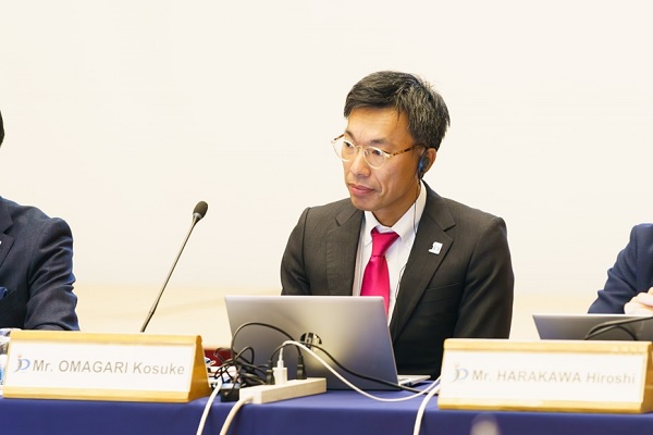 （写真）尾曲意匠審査企画官によるプレゼンの様子