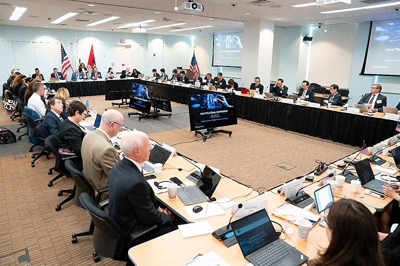 （写真）長官・ユーザー会合の様子