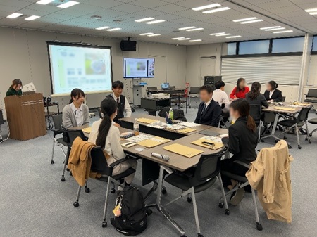 （写真）2025年度の意匠ウィンタープログラムの様子