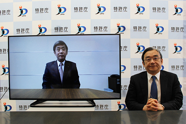 （写真）いすゞ自動車株式会社との意見交換　片山社長・糟谷長官