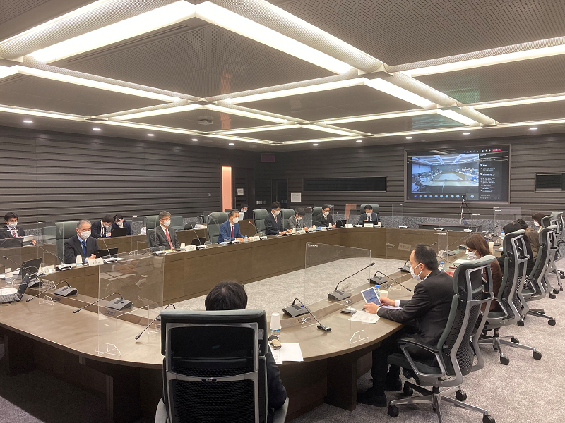 （写真）第16回審査基準専門委員会ワーキンググループの様子