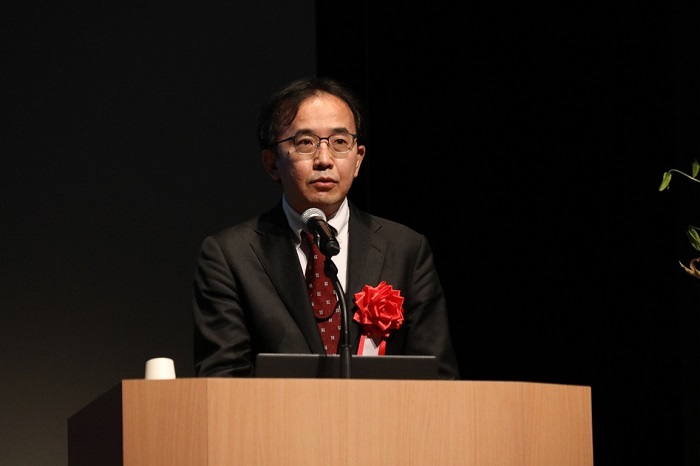 （写真）一橋大学商学部加賀谷哲之教授による基調講演