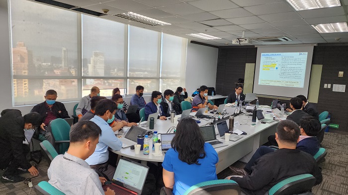 (photo)Face-to-face training