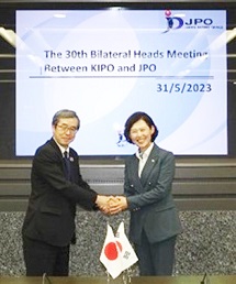 （画像）JPO濱野長官とKIPO李庁長
