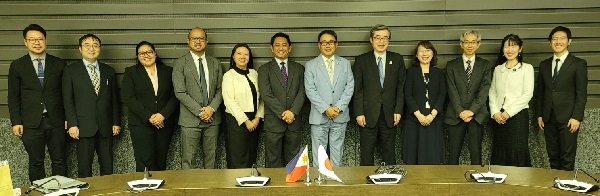 (Photo-1)Bilateral Heads Meeting between the IPOPHL and the JPO
