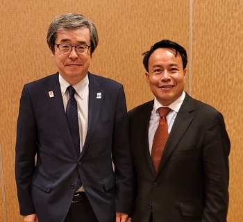 （写真）サンティスック局長（ラオス）との会談