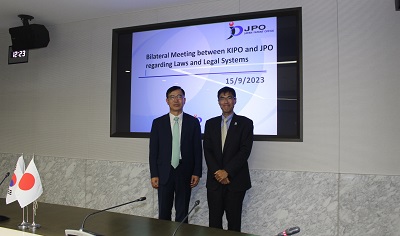 （写真）JPO諸岡審査第二部長（右）との会合