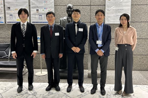 （画像1）協議に参加した審査官の集合写真