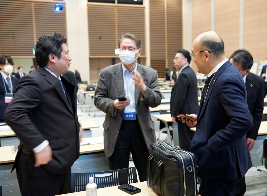 （画像）現地参加者限定で名刺交換会