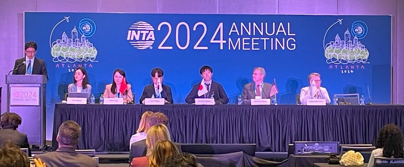 Photo - Opening remarks by Mr. YAMASHITA(far left), Director-General of the Trademark and Customer Relations Department, at the TM5 User Session